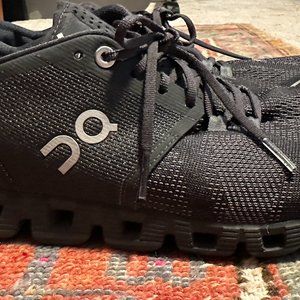 On Cloud Running Shoes-Black-Women's US Size 9